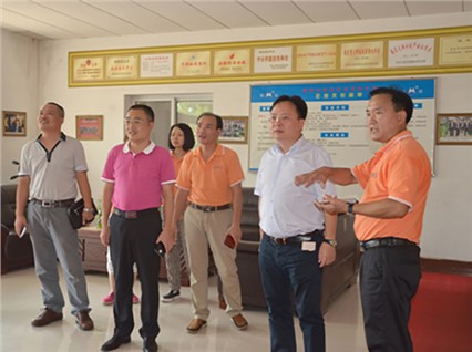 Yang Xiaojun, Secretary of the Shaoshan Municipal Party Committee, and his delegation visited Xiangtan Hengxin to inspect the work