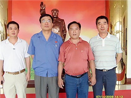 Mr. Qi Zhenwei, General Manager of the Jiangnan Machinery Group of the Chinese Army, visited the com