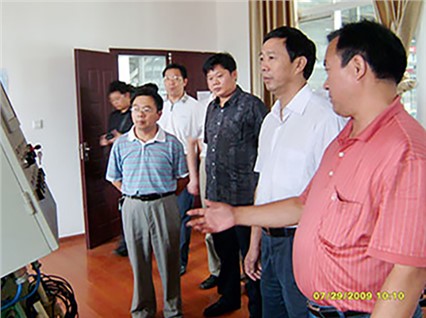 Yang Zuyao, a member of the Standing Committee of the Municipal Party Committee, visited the company