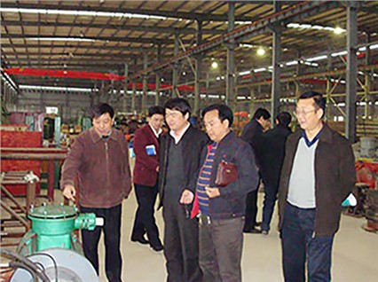 Comrade Yang Zhiping, leader of the Provincial Department of Science and Technology, inspected the c